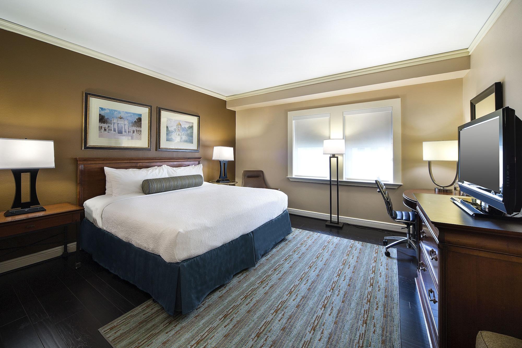 The Whitehall Houston Chambre photo